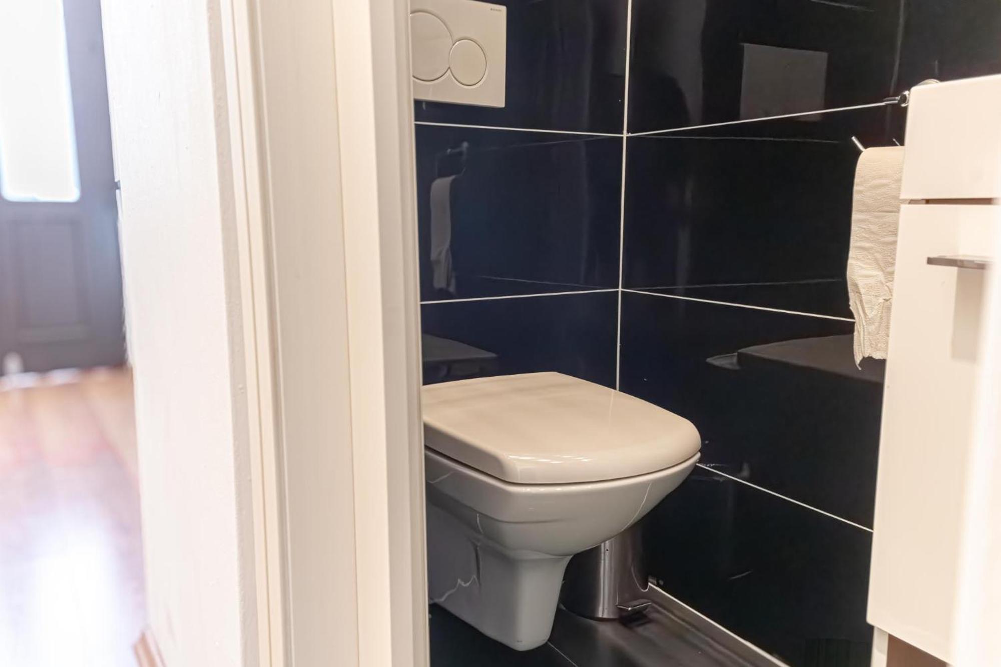 Modern 1Br Apart- Suitable For Longstays فيينا المظهر الخارجي الصورة