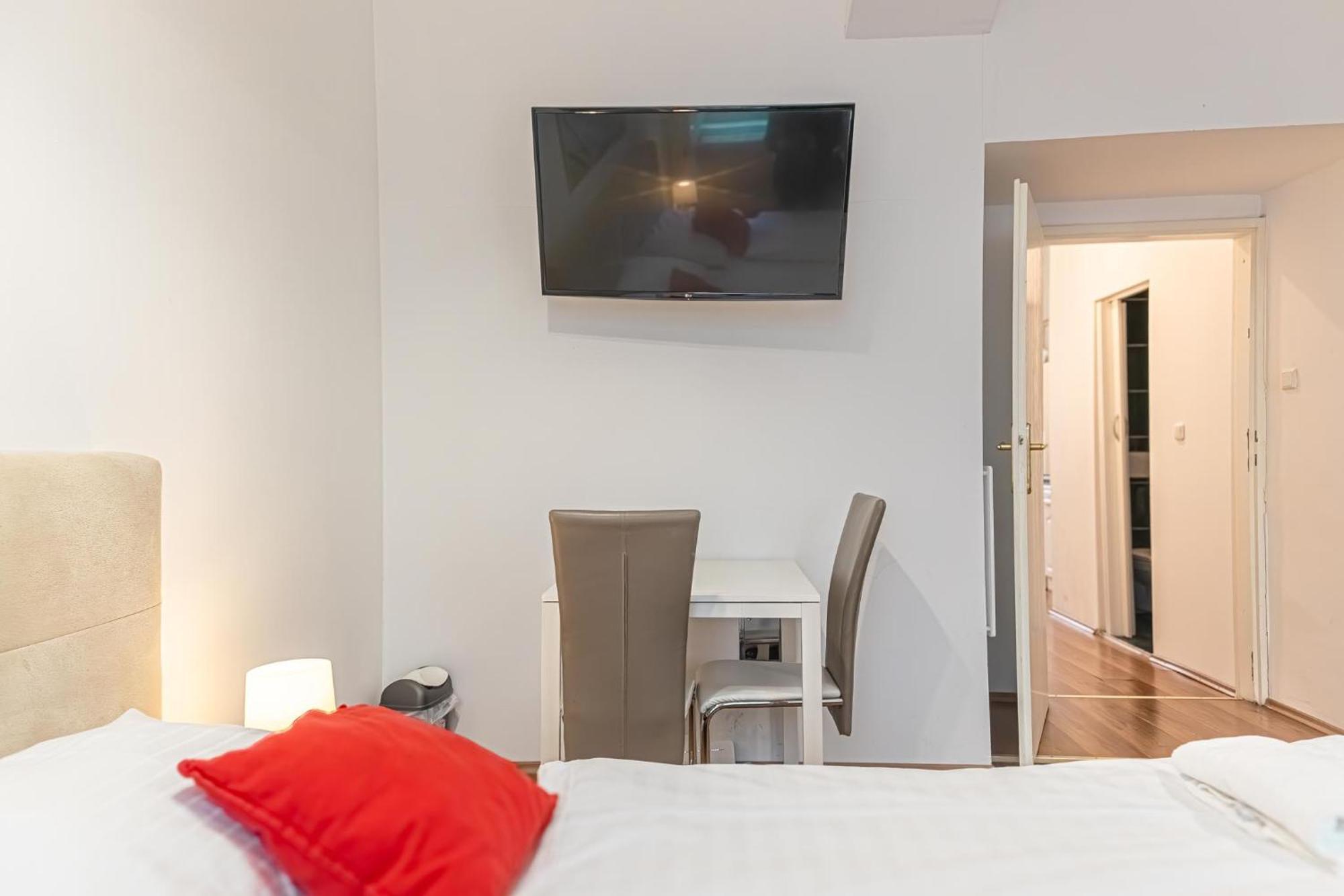 Modern 1Br Apart- Suitable For Longstays فيينا المظهر الخارجي الصورة
